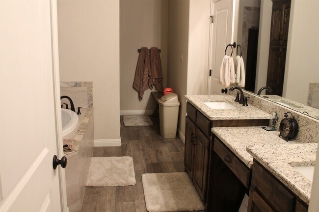 Building Photo - 4011 Gallivant Dr