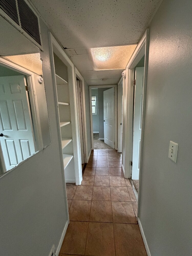 Building Photo - 3003 Greenbelt Dr