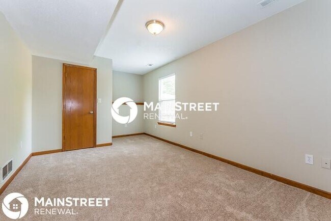 Building Photo - 4 Bedroom Pet-Friendly Home in Pleasant Hi...
