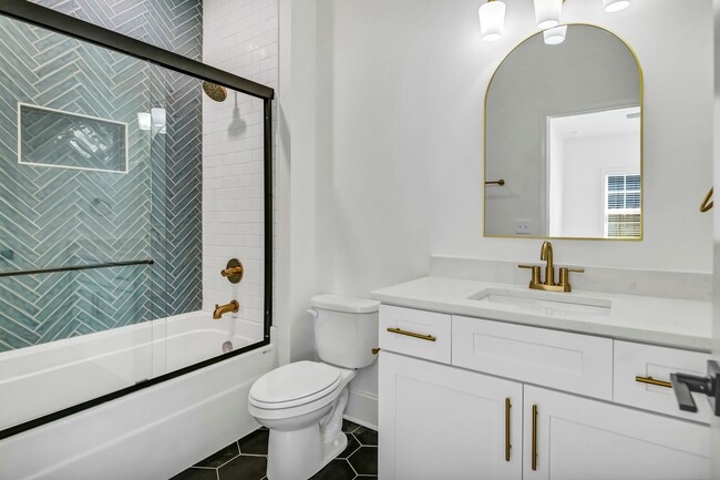 Building Photo - Pre-Leasing for the 26-27 School Year! - N...