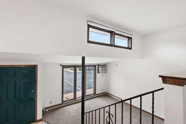 Building Photo - 2404 Canter Ln