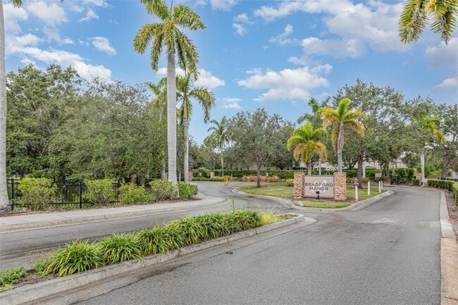 Building Photo - 1125 Grantham Dr