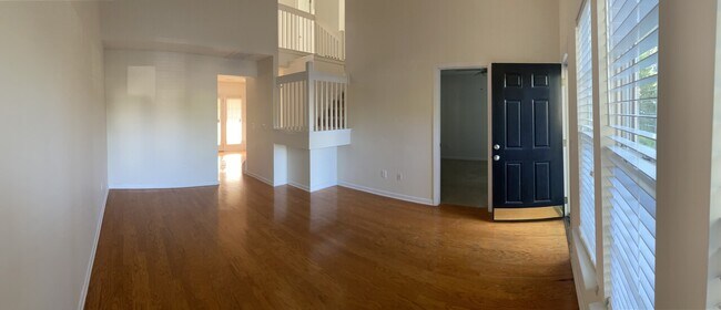 Building Photo - 126 Hornby Cir