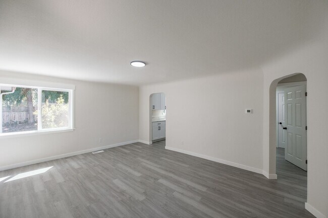 Building Photo - 1247 Clark Mill Rd