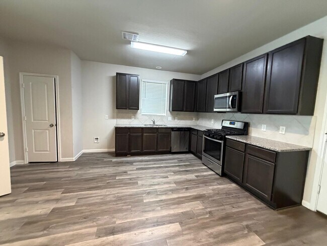 Building Photo - 25419 Grotto Falls Ln