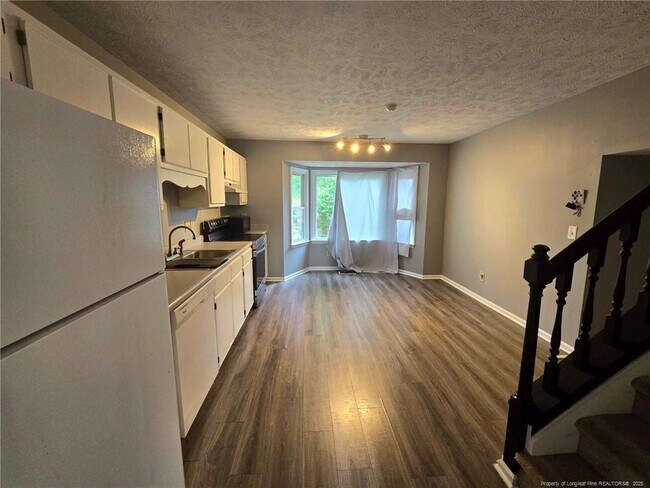 Building Photo - 7204 Pilona Ct