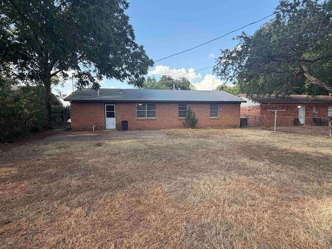 Building Photo - 4613 Langford Ln