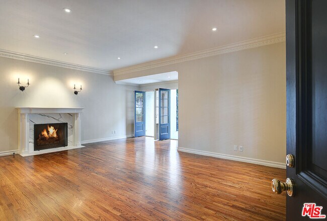 Building Photo - 149 S Rodeo Dr