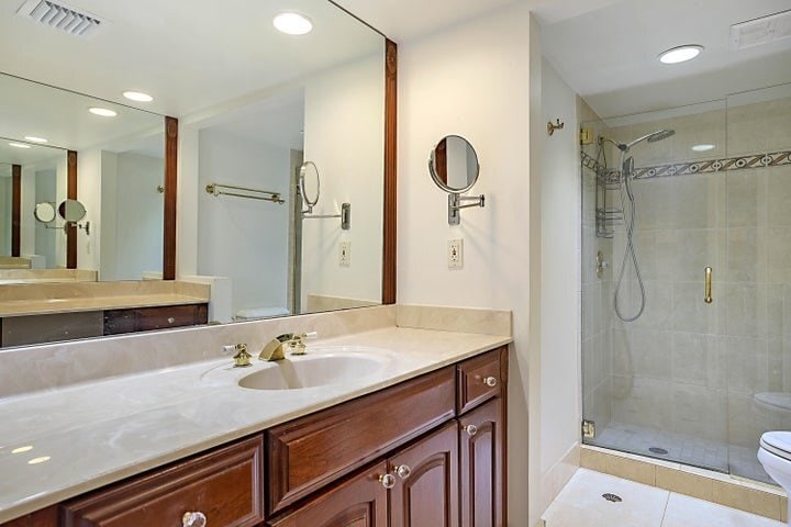 Building Photo - 300 Intracoastal Pl