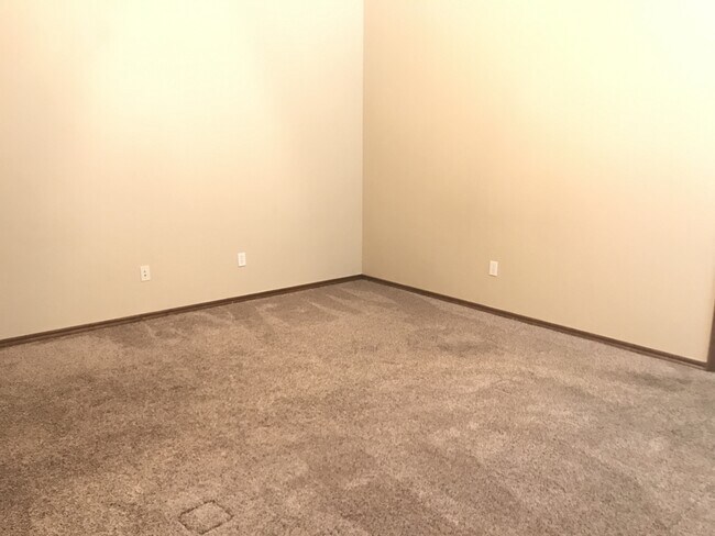 Building Photo - Open Plan - 3 Beds + Office - Moore Schools