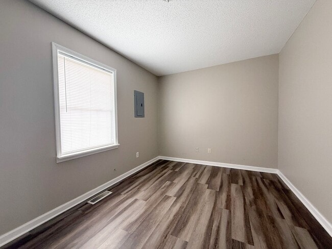 Building Photo - 1948 E First St