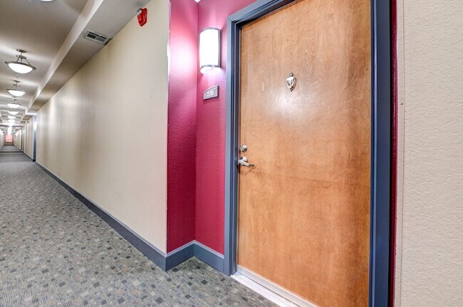 Building Photo - $2,195, 2 Bed 2 Bath Condo in Broomfield w...