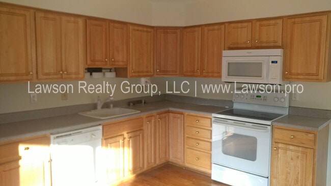Building Photo - Beautiful Home in Cave Spring with Partially Finished Basement
