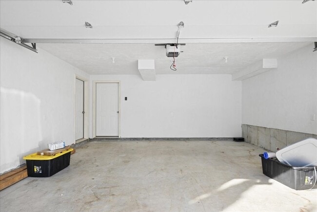 Building Photo - 16 Third St