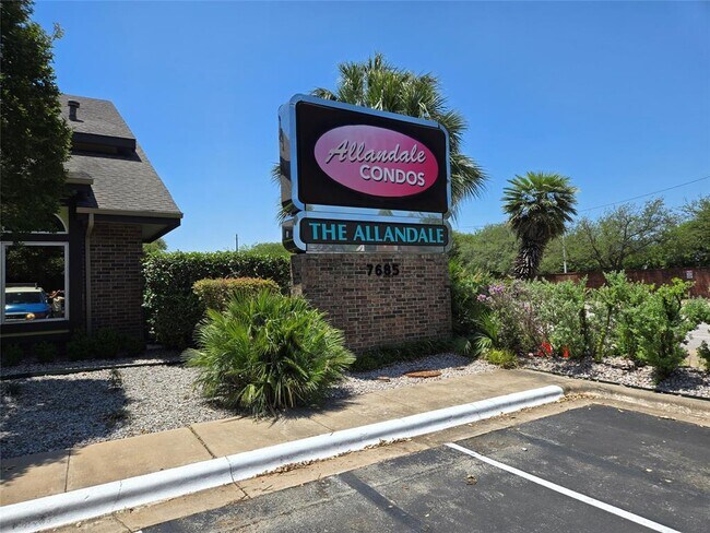 Building Photo - 7685 Northcross Dr