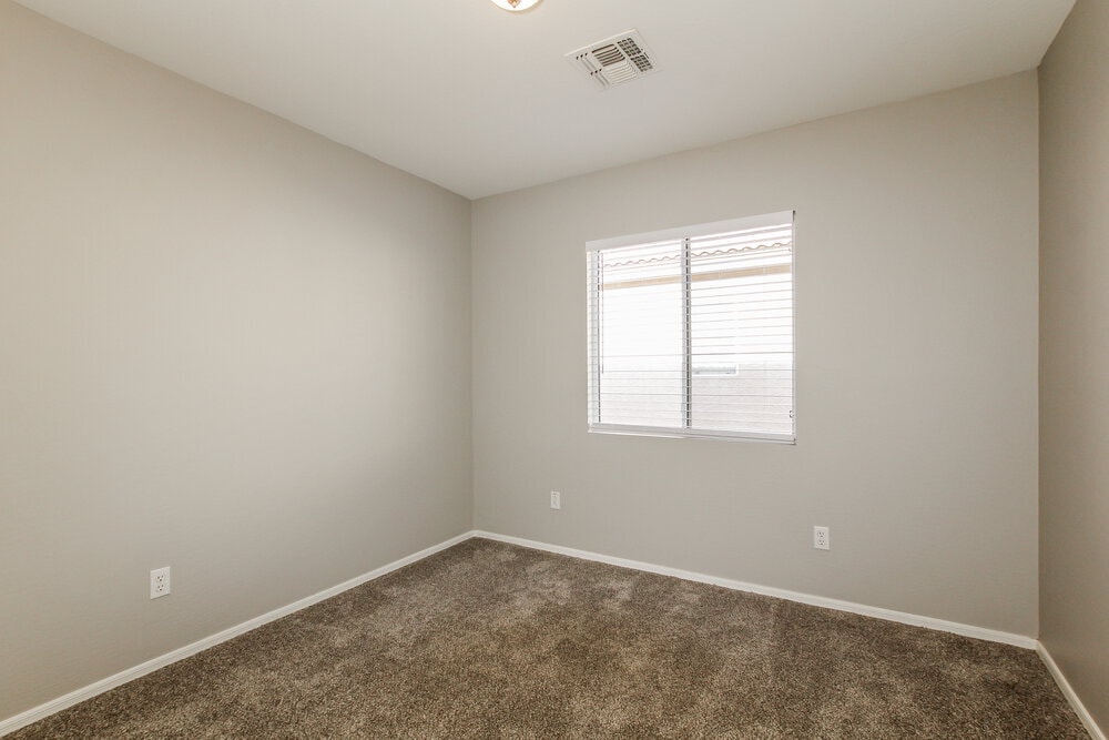 Building Photo - 12438 W Willow Ave