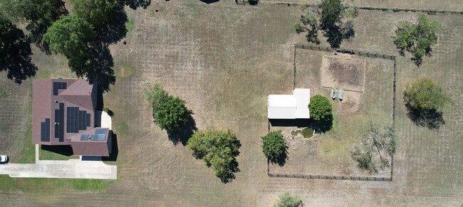 Building Photo - 3 Bed 3 Bath 3 Acres in Aubrey (FIRST MONT...