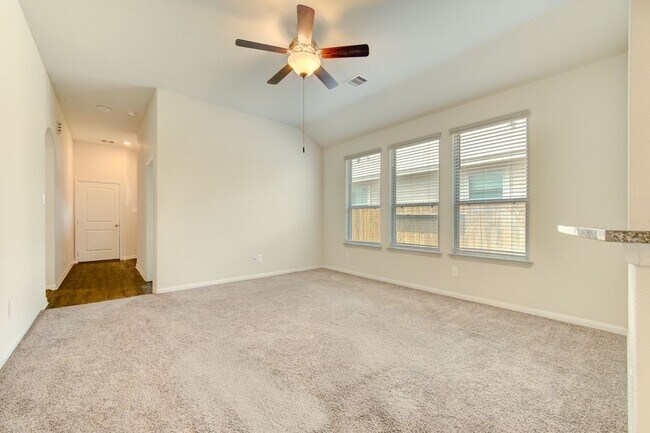 Building Photo - 14469 Sugar Pines Dr