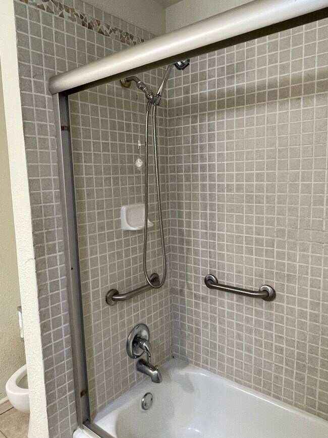 Building Photo - North Stockton 3 Bedroom Single Story Home