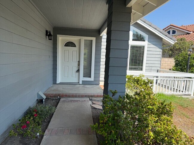 Building Photo - ***$2000 off second month rent*****White P...
