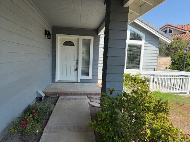 Building Photo - White Picket Fence Home in Irvine