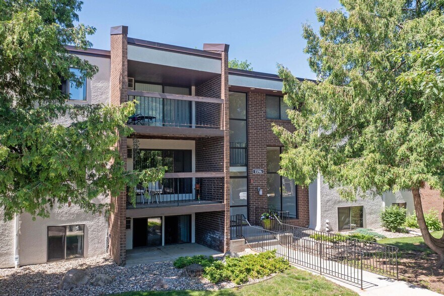 Primary Photo - Barbary Knoll Apartments