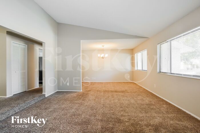 Building Photo - 5642 Westview Dr