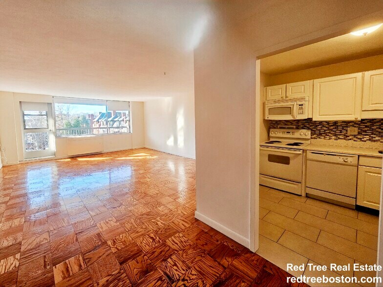 Building Photo - 101 Monmouth St