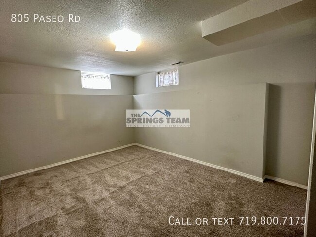 Building Photo - 805 Paseo Rd