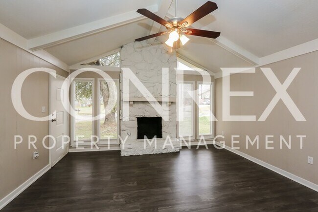 Building Photo - Lovely 3 Bedroom in Clinton