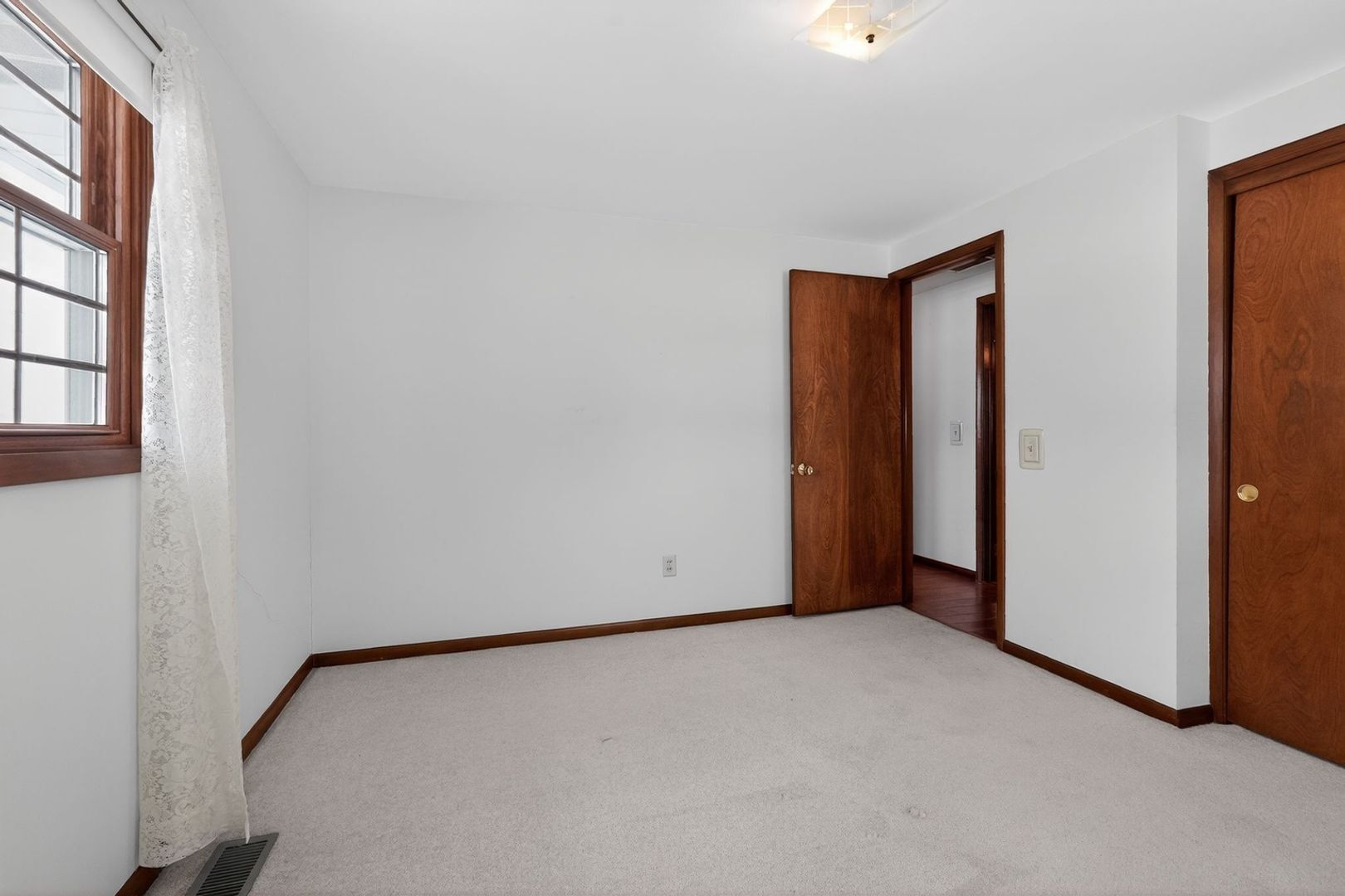 Building Photo - 20728 Old 24 E Rd