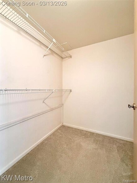 Building Photo - 875 GreenView Ct