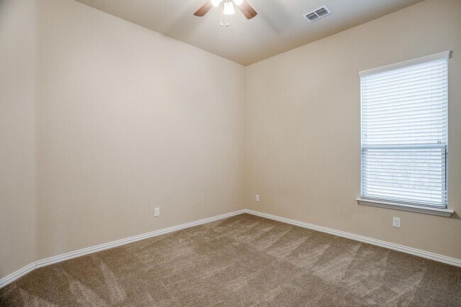 Building Photo - Beautiful 5 Bed, 3 Bath, 2-Story Home in Morningstar Subdivision- Aledo ISD- 76008