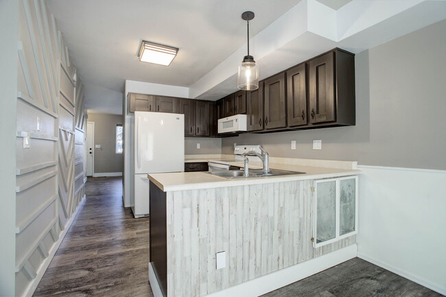 Kitchen - 5350 Solar Ridge Dr