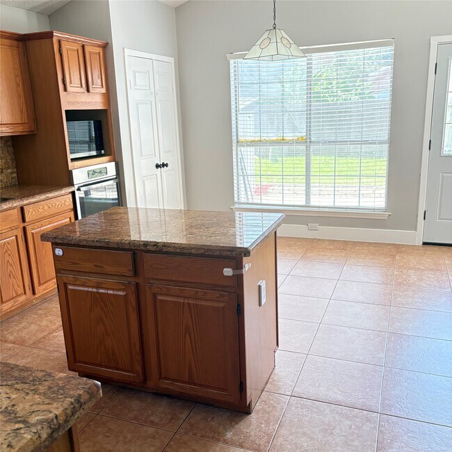 Building Photo - 20315 Aspenwilde Dr