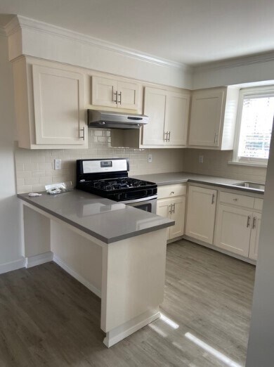 Building Photo - 1207 S Serrano Ave