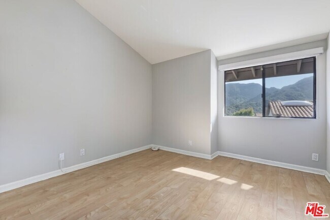 Building Photo - 1560 Michael Ln