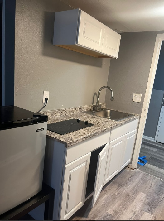 Building Photo - Summit