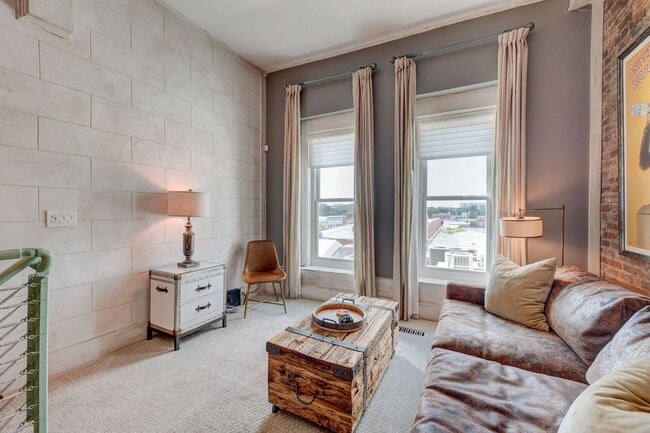 Building Photo - Luxury Furnished River View Condo in the Heart of Downtown Wilmington