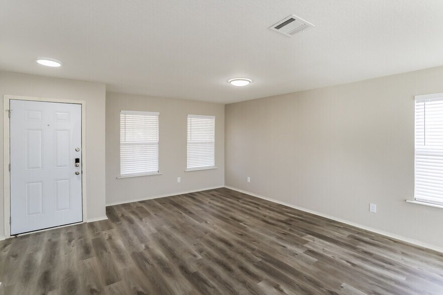 Building Photo - 549 Crystal Springs Dr