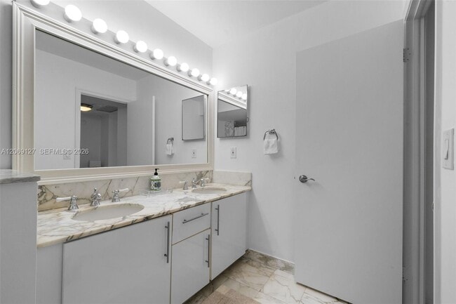 Building Photo - 9801 Collins Ave