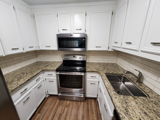 Building Photo - 365 Winding River Dr