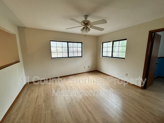 Building Photo - 812 SW 55th Terrace