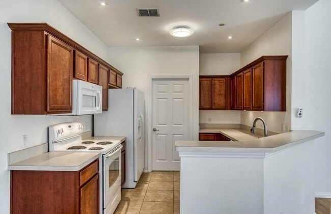 Building Photo - 3301 Paisano Trail