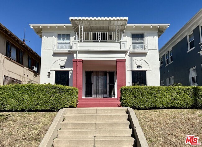 Building Photo - 1216 5th Ave