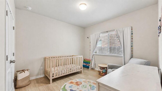 Building Photo - 6403 Principale Dr