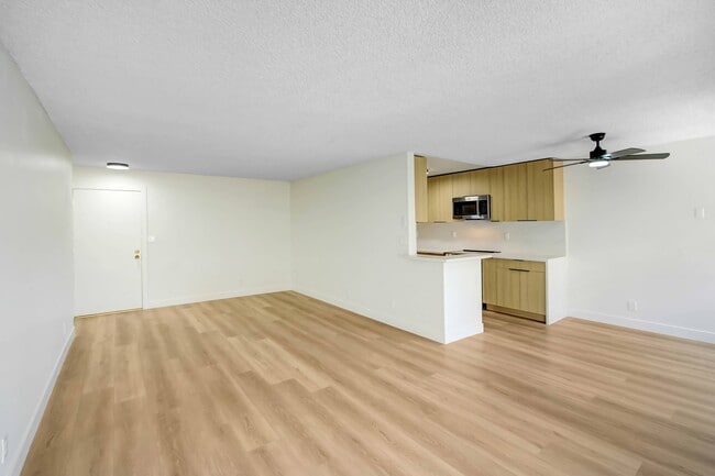 Building Photo - 5403 West 8th Street