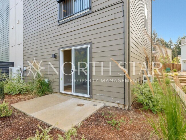 Building Photo - 8898-8898 Serenity Ter