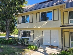 Building Photo - 4068 Av. Sevilla