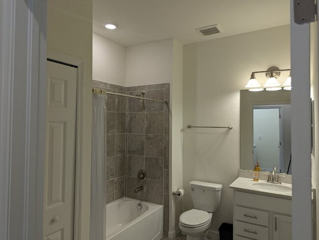 Building Photo - 923 Tidewater Shores Loop